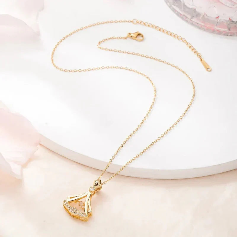 Rhinestone Decor Pendant Necklace